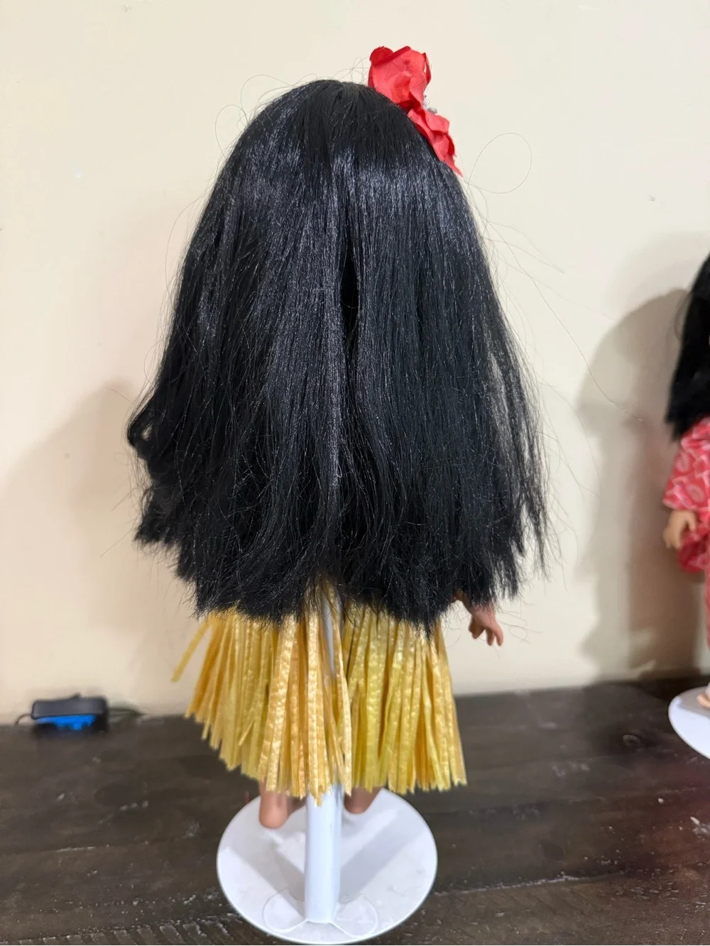 Disney Animators Small World Singing Polynesian Doll